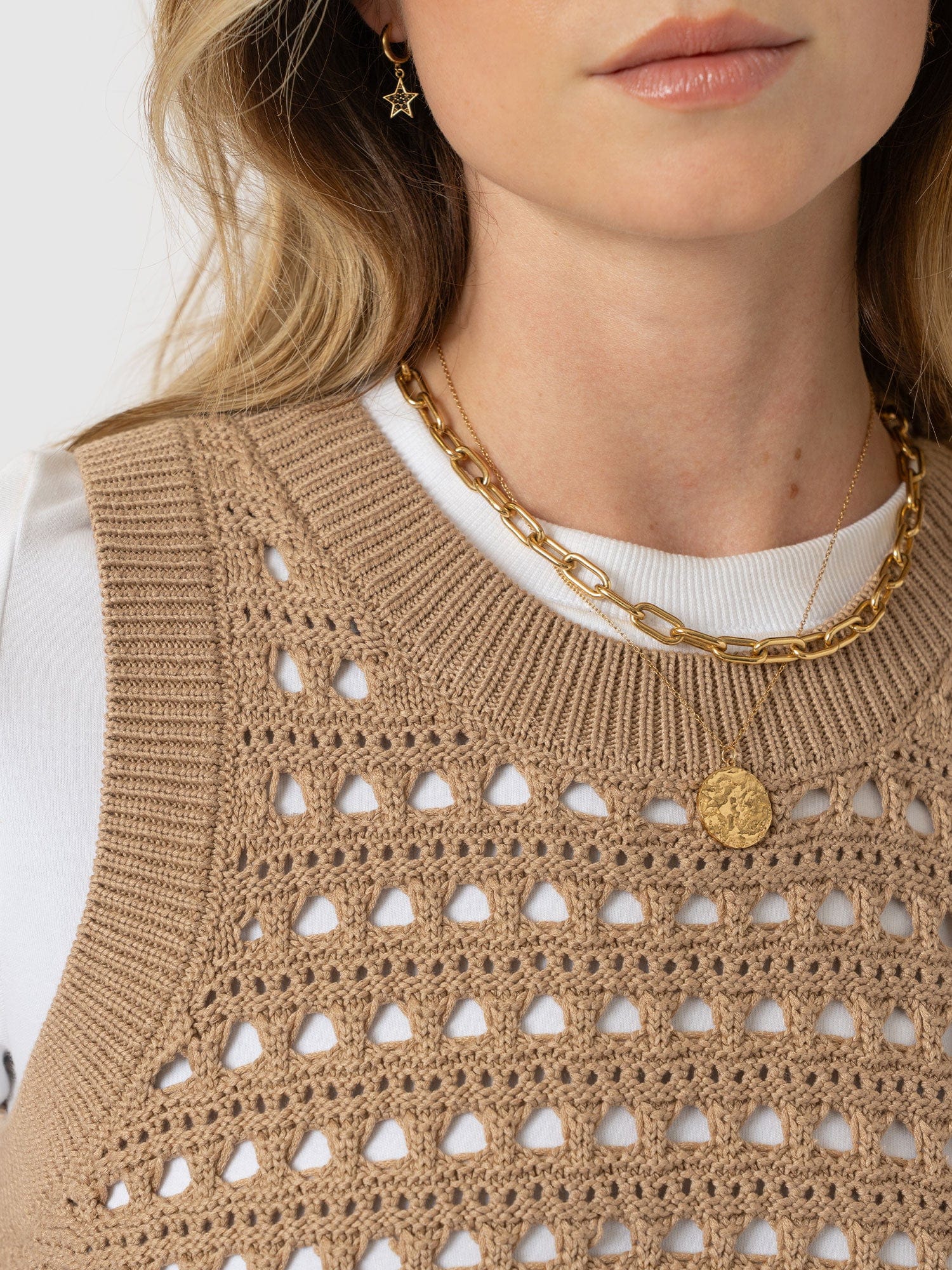 Adler Sleeveless Knit Camel - Women's Vests | Saint + Sofia® US